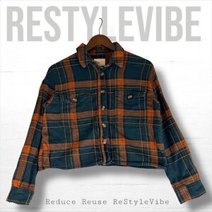 AMERICAN EAGLE Women’s Size S Flannel Shirt Cropped Plaid Button Front Closure